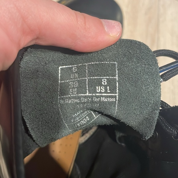 1460 Smooth Leather Doc Marten boots. Size 8 - Picture 3 of 3